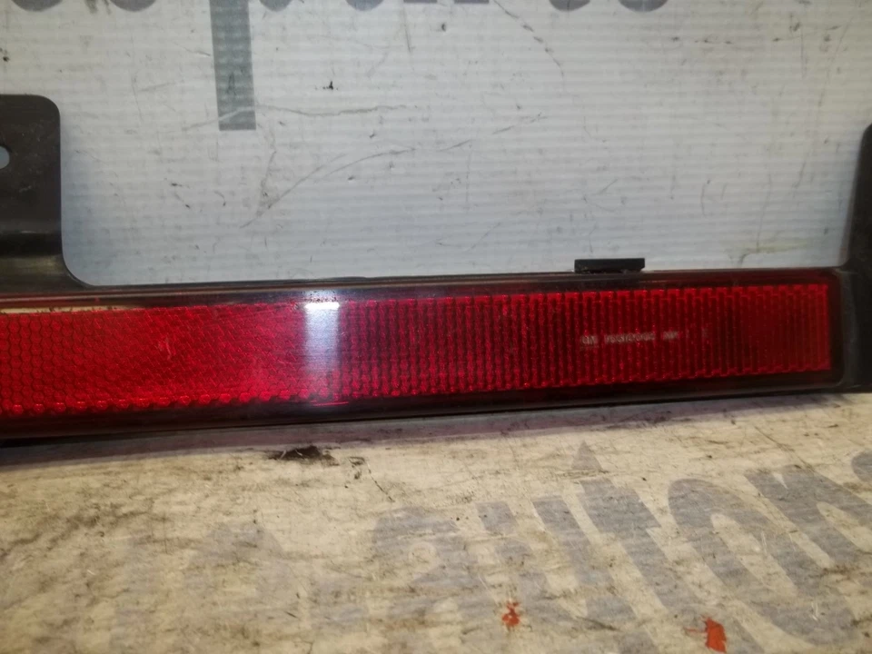 Lámpara de luz marcadora de cuarto trasero pasajero derecho Cadillac Deville 97-99 16523392 Foto 4 de 4