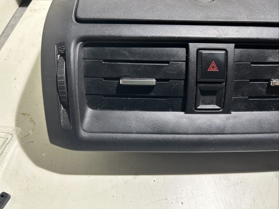 Ford Fusion Mercury Milan 2010 11 12 tablero de almacenamiento central cubículo con ventilaciones de aire Foto 2 de 4