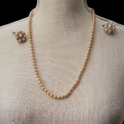Elegant Pearl Necklace and Earring Set