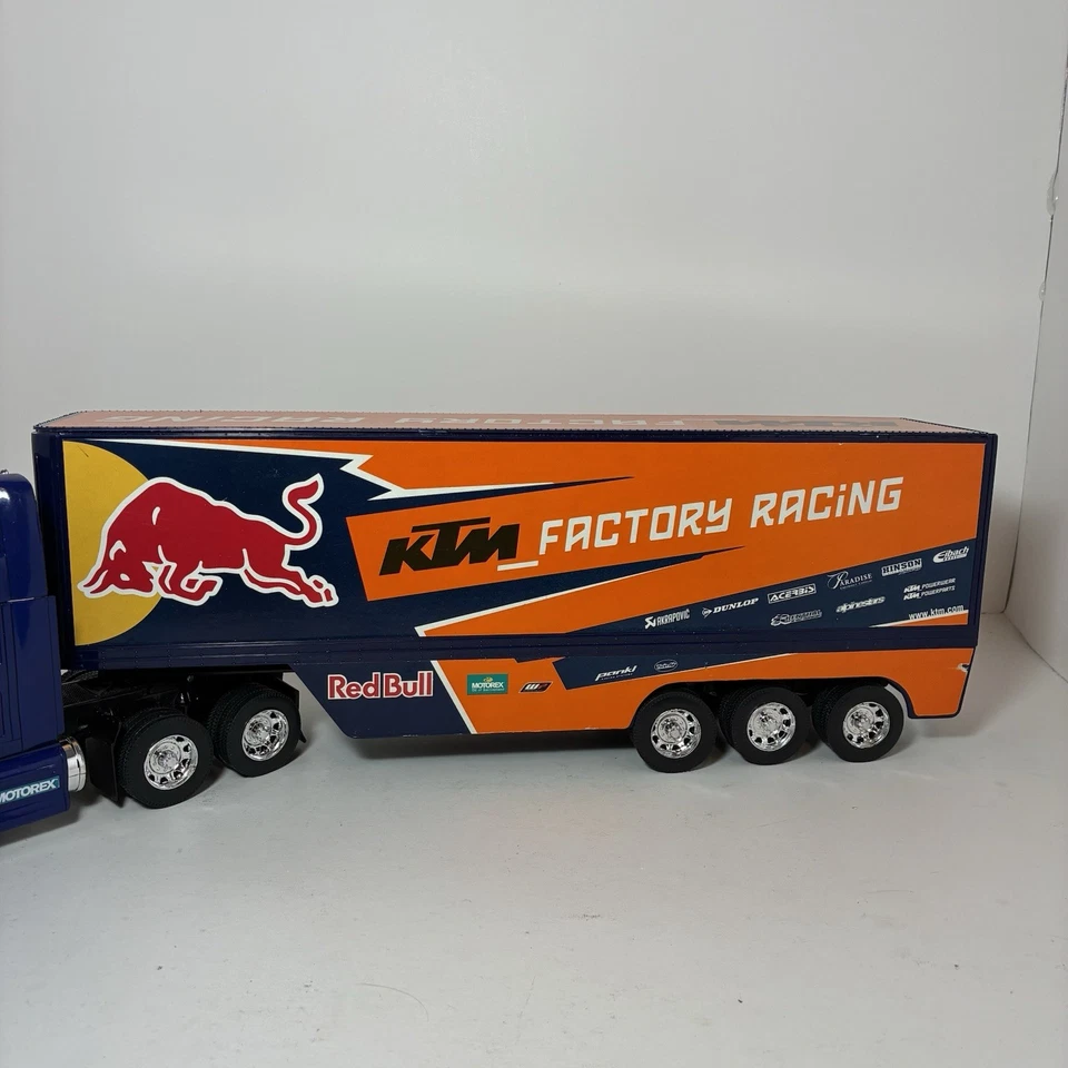 New-Ray Toys KTM Factory racing truck 1:32 Red Bull Scale Model - Image 4 of 4