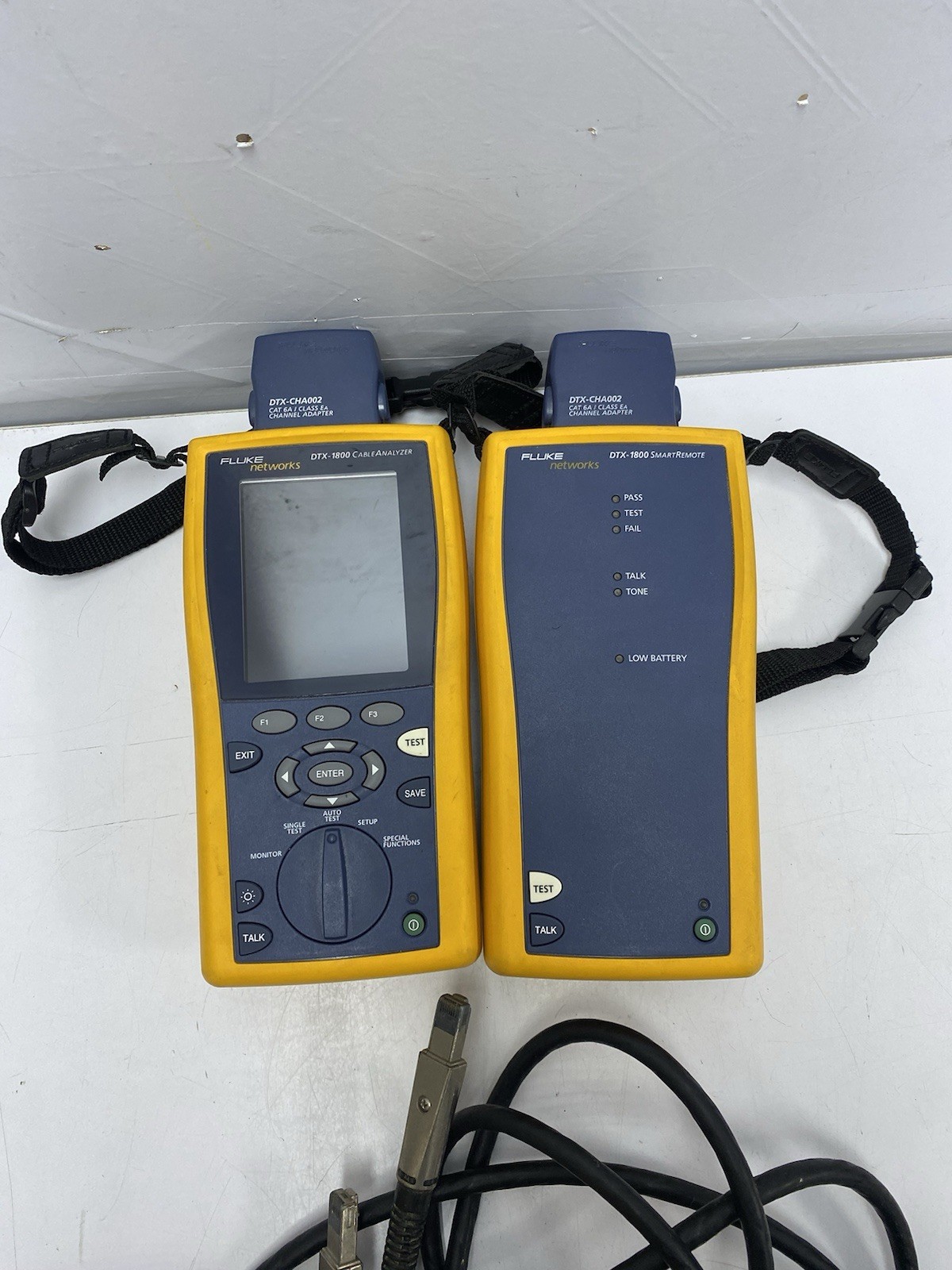 FLUKE NETWORKS DTX-1800 CABLE ANALYZER & DTX-REMOTE , 2x DTX-CHA002 ,DTX-PLA002