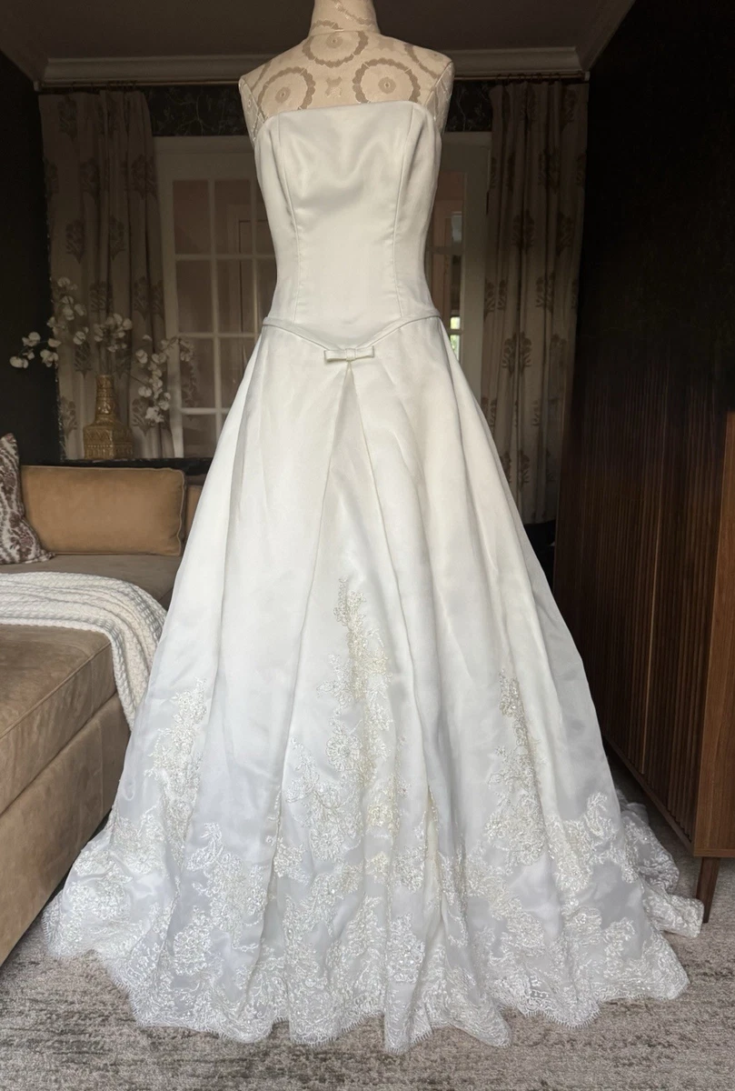 chinese dress ladies A Line Ivory Lace Appliques Beach Wedding Dresses for Bride Long Chiffon  Boho Wedding Dress with Train for Women LAW102 CS at Amazon Women's  Clothing store main image 1