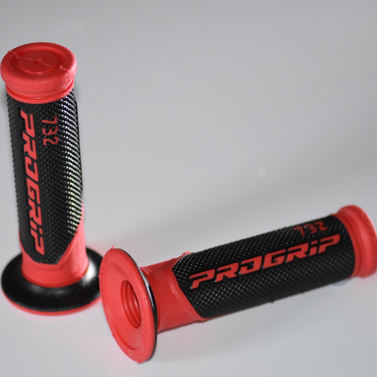 Kawasaki ZX-10R 1000 D Ninja 2006 - 2007 Red ProGrip Handle Bar Kawasaki ZX-10R 1000 D Ninja 2006 - 2007 Red ProGrip Handle Bar