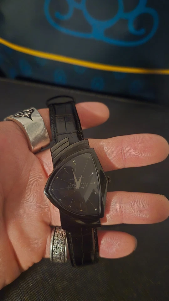 Hamilton Ventura石英表带黑色表盘 — 第 2/4 张图片