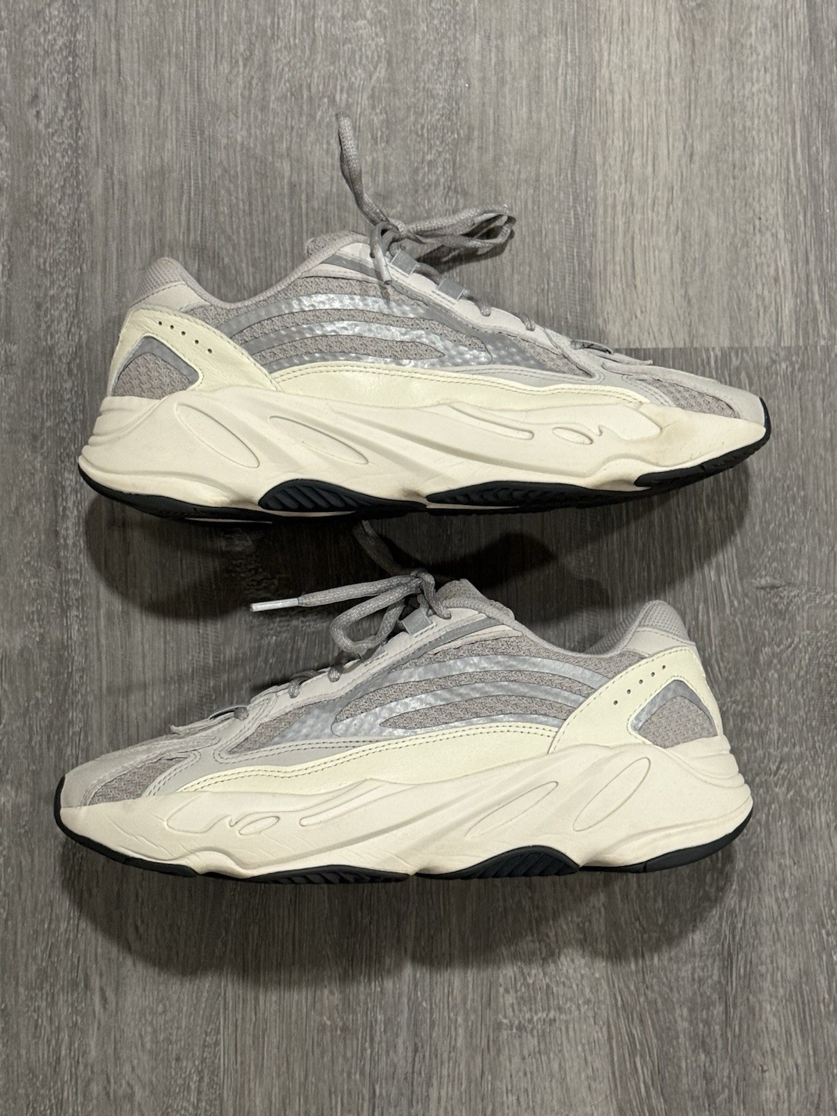 Adidas Yeezy Boost 700 V2 Static EF2829 Size 10.5