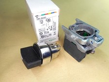 SCHNEIDER XB4BD53  selector switch (NIB)