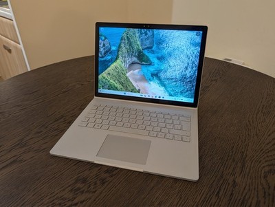 Microsoft Surface Book - i5 8GB RAM 128GB SSD 13'' 3 in 1 Laptop