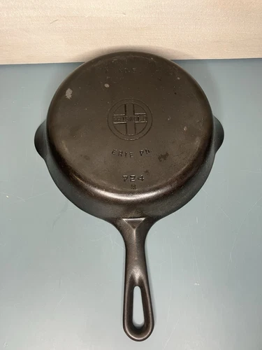 Griswold No. 5 Cast Iron Skillet 724 Erie PA – Flat Sits True Seasoned USA