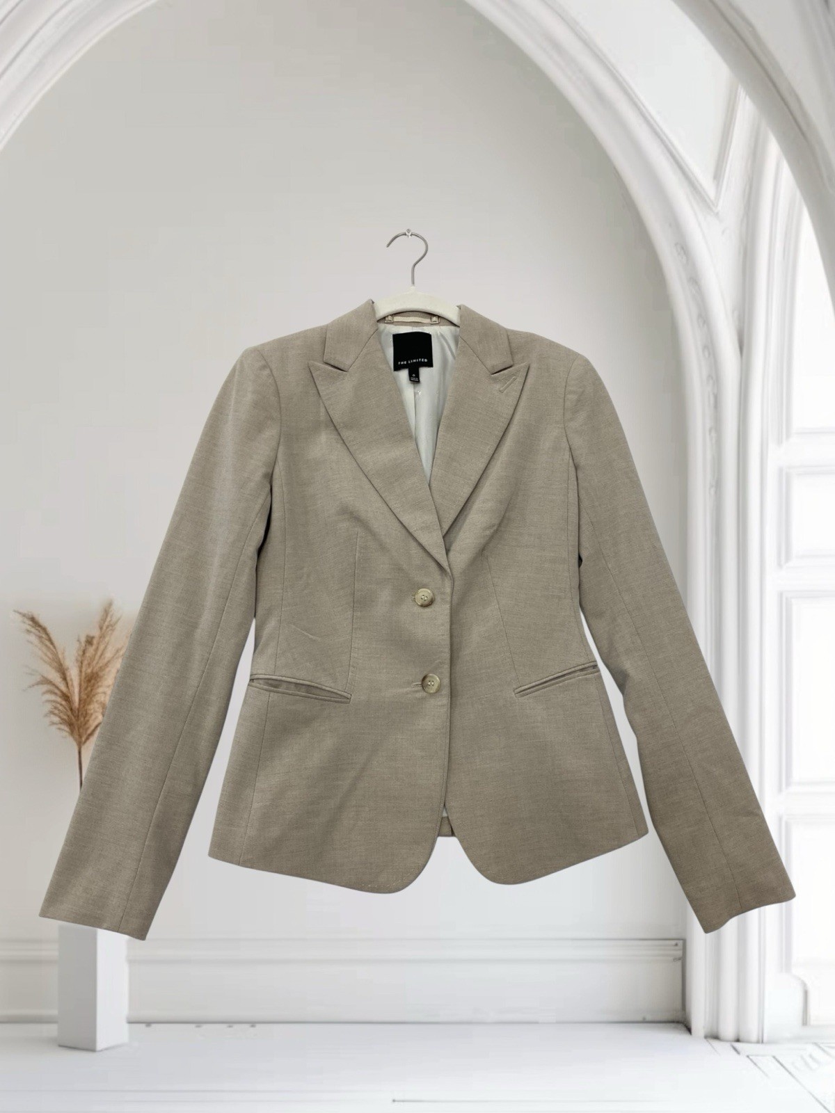 The Limited Women’s Blazer Jacket Size 0 Stretch 2 Button Pockets Classic Chic