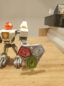 LEGO NEXO KNIGHTS: Battle Suit Aaron (70364) & Battle Suit Lance (70366)