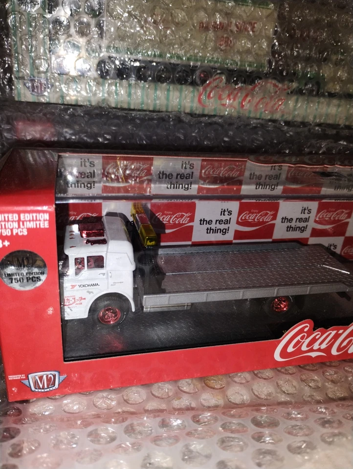 Camión M2 Machines Chase Coca Cola 1957 Mack Modelo N y 1978 Datsun TW02 20-09 Foto 2 de 4