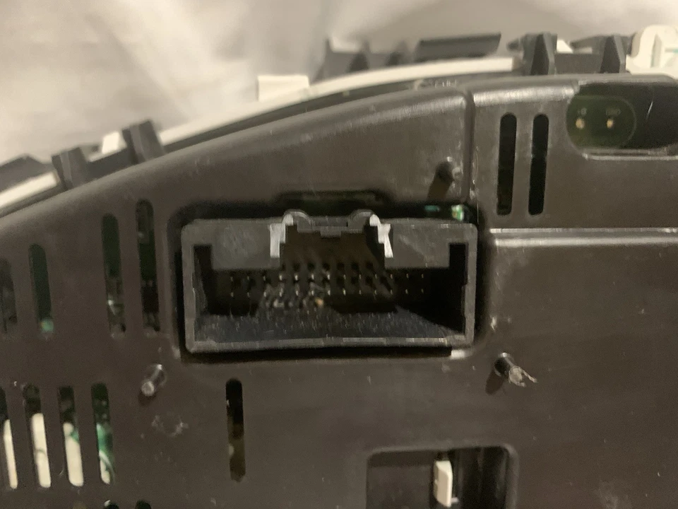 Cuadro de instrumentos velocímetro Ford Taurus 2010 10 kilometraje desconocido AG1T-10849-EJ Foto 3 de 4