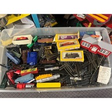 Vintage HO Scale Model Train Lot Life-Like Tyco Plasticville Track Cars Engine