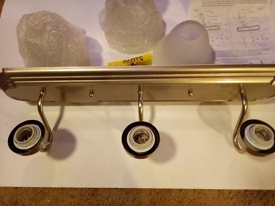 Aplique de pared y tocador de baño Foto 2 de 4