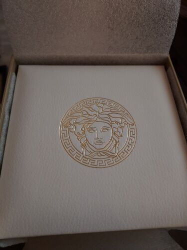 VERSACE WOMAN'S WATCH BURGUNDY BRAND NEW IN BOX LOT 9 - Picture 2 of 3