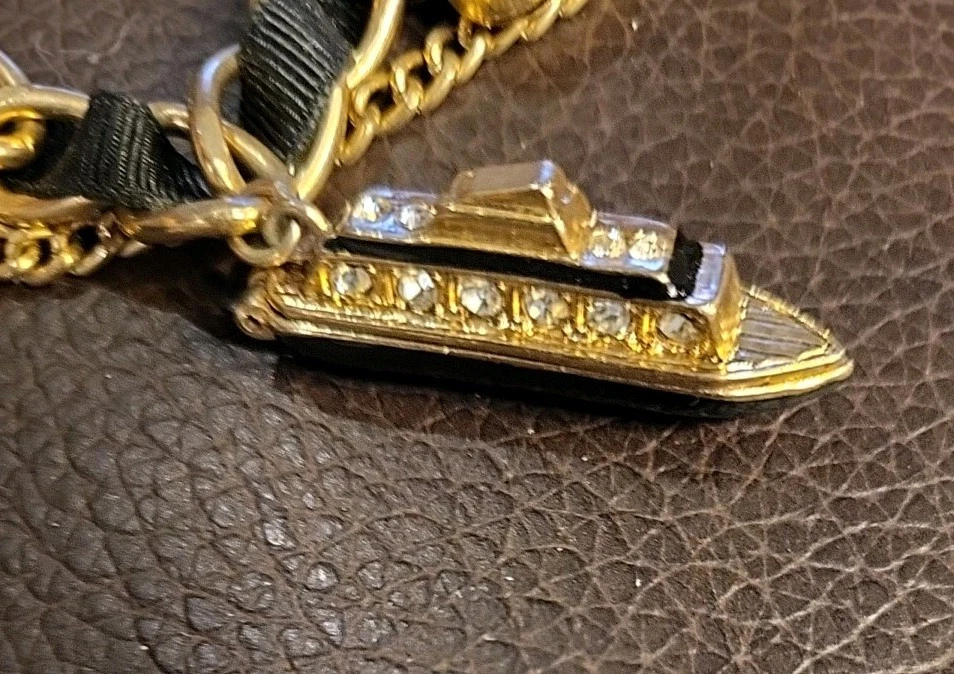 Vtg Betsy Johnson Charm Bracelet Bon Voyage Vacation Wish You Were Here Cruise - Image 3 of 4