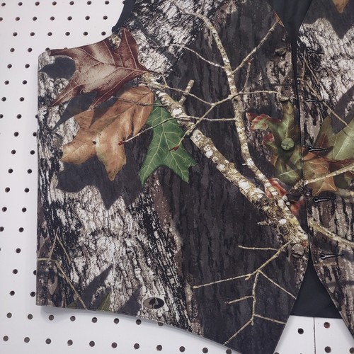 Larr Brio Mossy Oak Camo Tuxedo Vest, Size XL - Picture 7 of 8