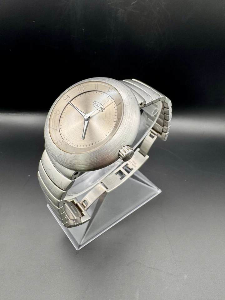 Ikepod Megapod M106 with RARE Gen 1 Stainless Steel Bracelet - Image 2 of 4
