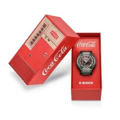 G-SHOCK×Coca-Cola GA-2100CC-3AJR 即発送可能 G-SHOCK x Coca-Cola GA-2100CC-3AJR collaboration model wristwatch