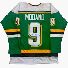 Mike Modano Cards, Rookie Cards and Autographed Memorabilia Guide 30