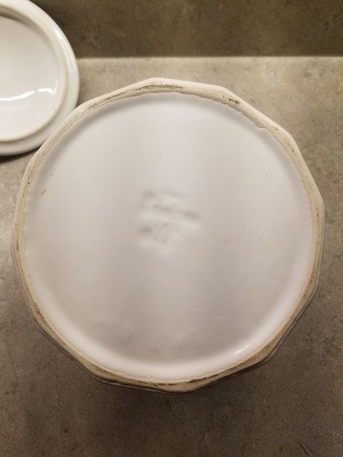 Pfaltzgraff Heritage Lidded White Salt Box Cannister w/ Lid Vintage Castle Mark - Picture 6 of 9
