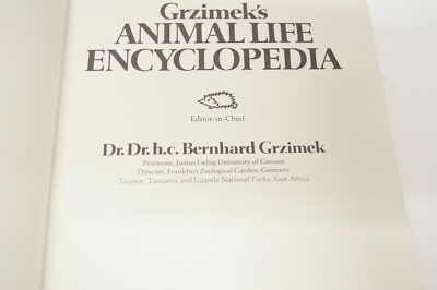 Dr. Bernhard Grzimek's Animal Life Encyclopedia Book 1975 Volume