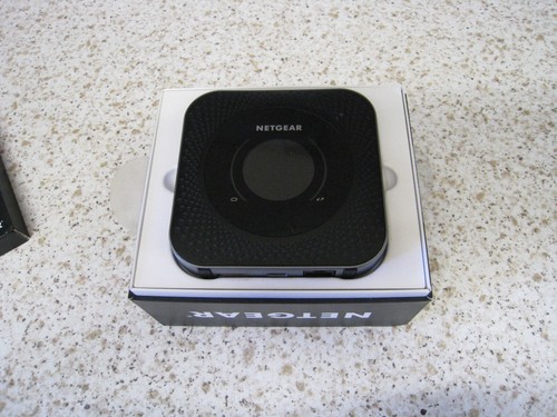 Netgear Nighthawk M1 Gigabit LTE Mobile Router - Afbeelding 2 van 3