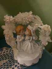 Vintage Wedding Cake Topper Ceramic/Plastic Bride Groom Kissing