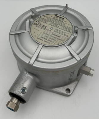 #ad BARKSDALE HB1X AA12SS EX HAZARDOUS LOCATION PRESSURE SWITCH 1800 PSI 125V 250V $699.00