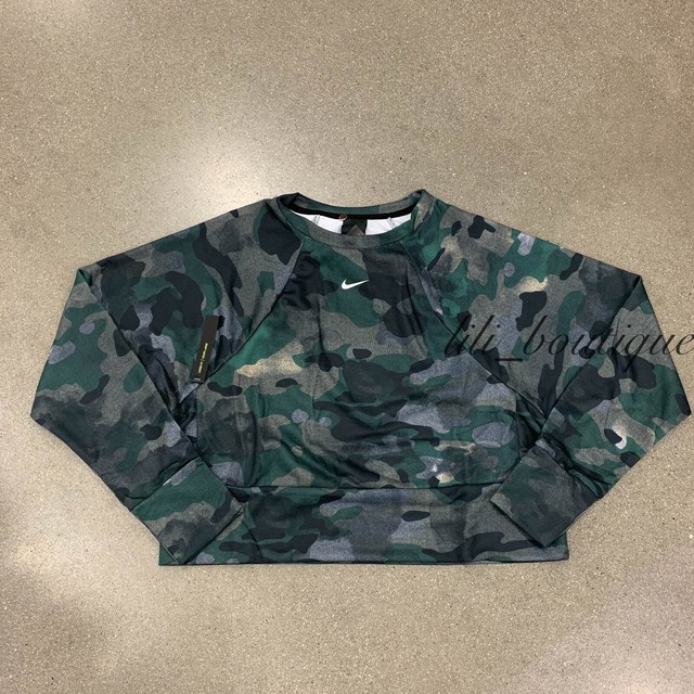 nike camo crop top