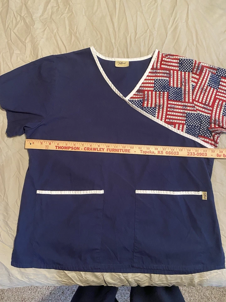 Blusa Médica Tafford Para Mujer Talla XL Bandera Americana Manga Cuello en V Bolsillos Foto 4 de 4