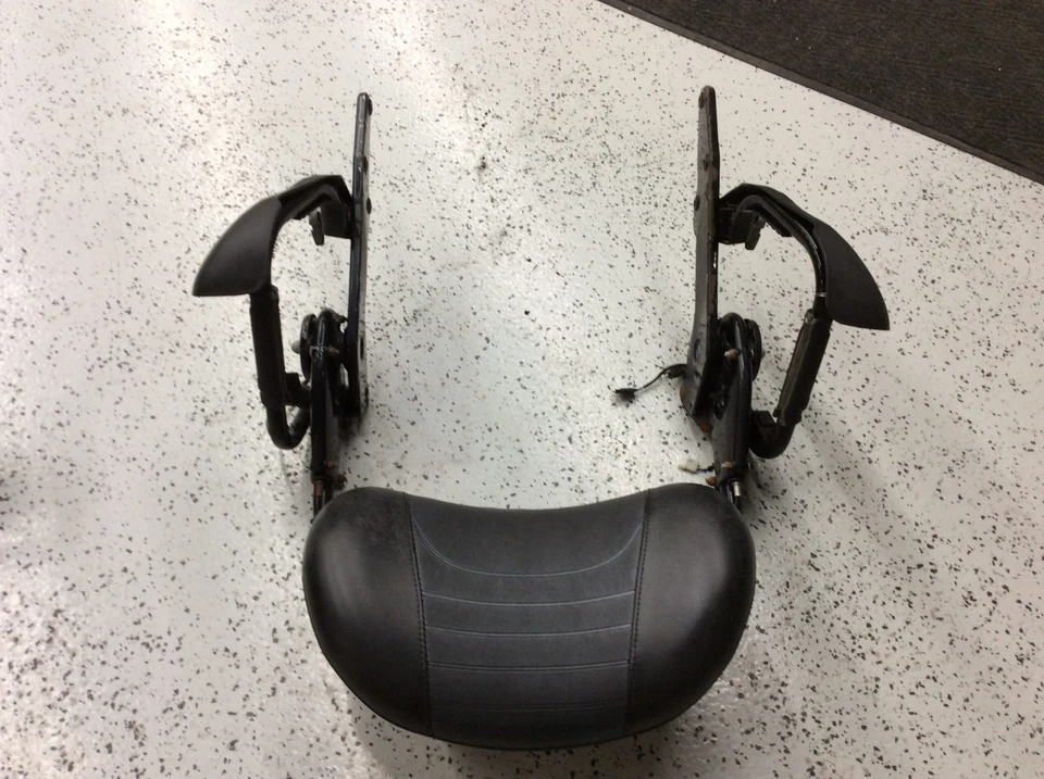 Polaris 2003 Used OEM Complete Backrest Passenger 2-Up  CLASSIC 600 Gen 2 OEM - Image 3 of 4