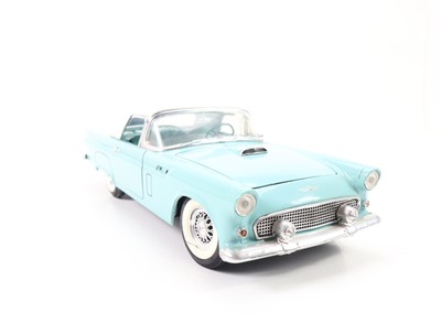 Revell Modellauto PKW Ford Thunderbird mint 1:18