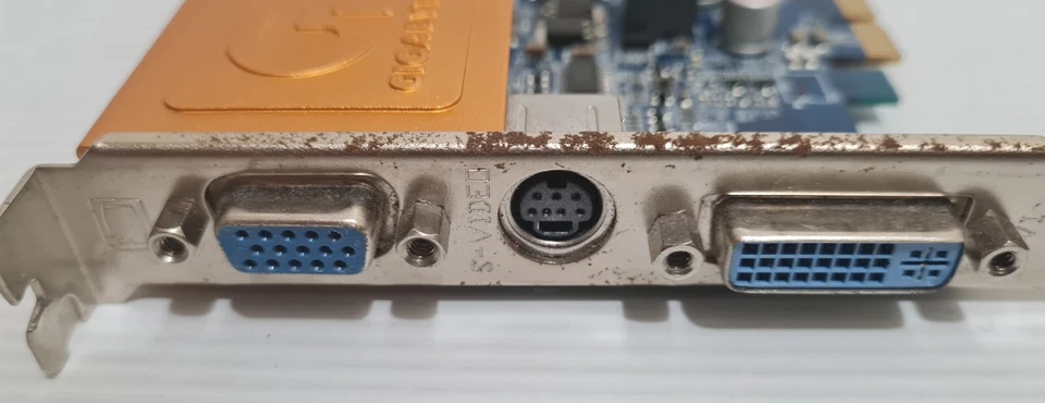 Gigabyte NVIDIA 8400 GS 512MB DDR2 PCI-E VGA DVI Win GPU - Image 4 of 4