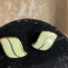 Vintage Enamel Earrings Light Green and Gold Tone Post St Patricks Day Pre-owned