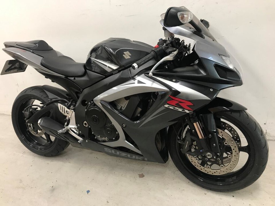 Suzuki gsxr 750 k7