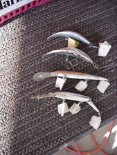 4 USED VINTAGE FISHING LURES SEE PICTURES       wa