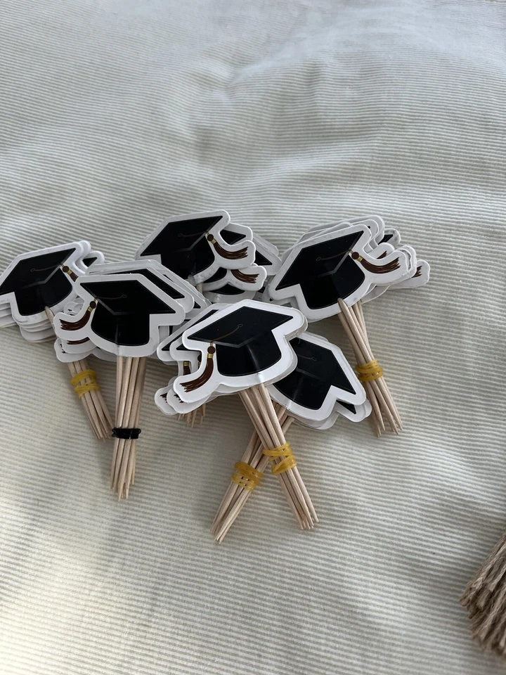 Suministros de fiesta de graduación para cupcakes y favores Foto 2 de 4