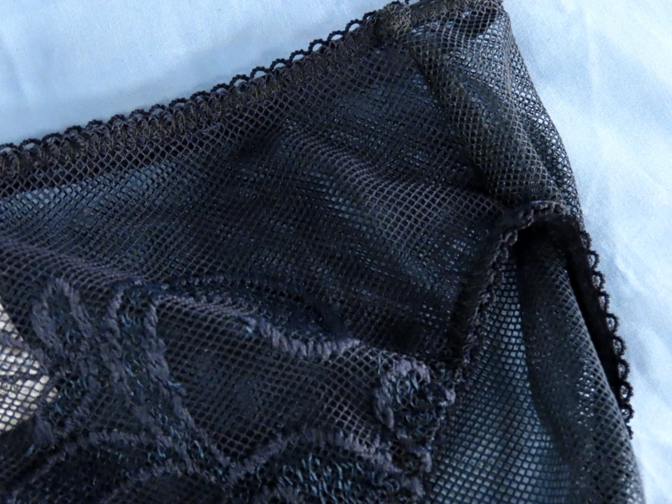 DE COLECCIÓN BRAGAS DE ENCAJE DE MALLA GRIS OSCURO Victoria's Secret Calzoncillo de pierna alta ROSA 🩷ETIQUETA talla M Foto 3 de 4