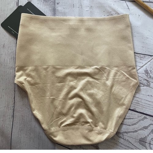 Slip a forma di wacoal Hope on a hanger beige US Small - Foto 3 di 3