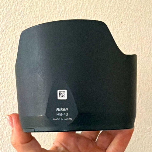 Nikon HB-40 Petal Lens Hood Twist-On Fastening Genuine Nikon HB40