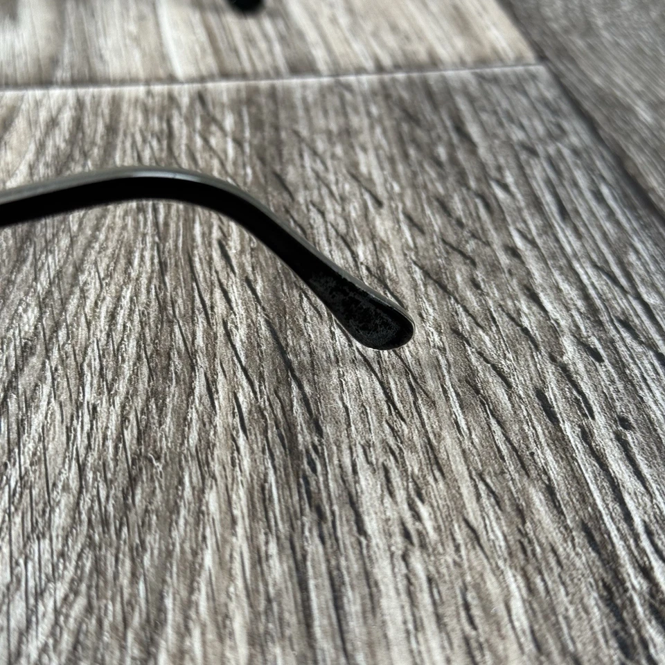 Vintage Giorgio Armani 250 Eyeglasses 250 707 Silver & Black 44-20mm Frames Only - Image 4 of 4