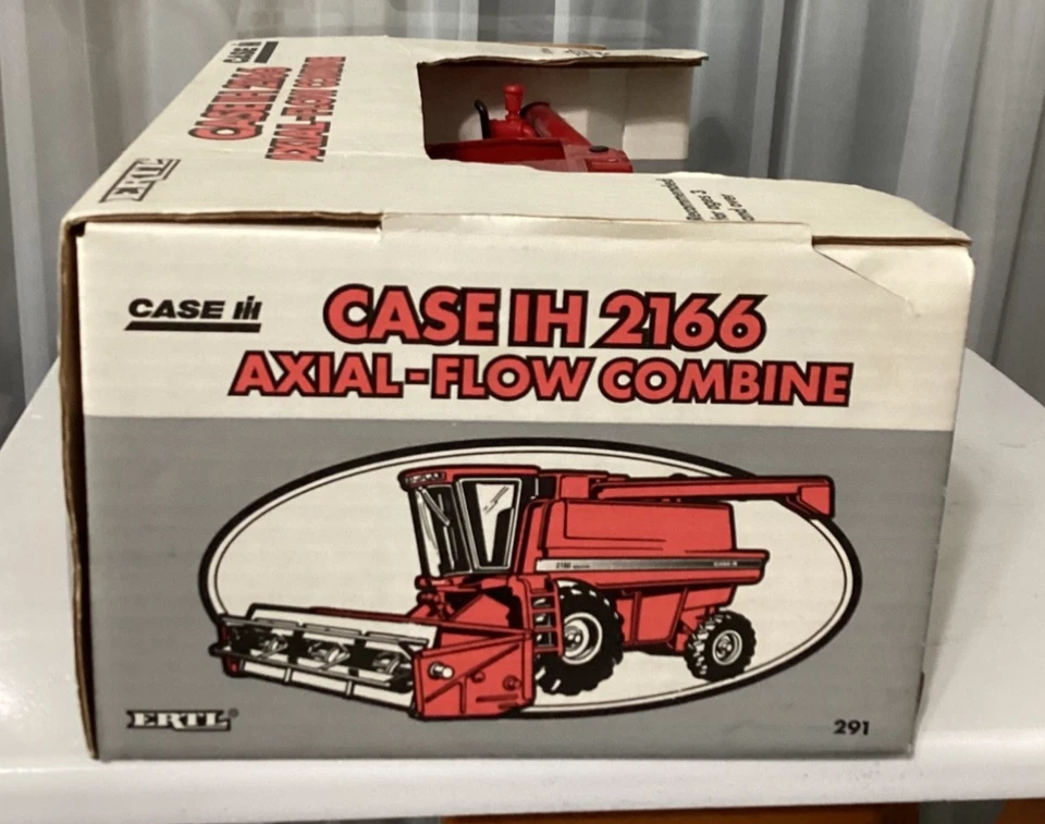 1995 ERTL CASE IH 2166 AXIAL-FLOW COMBINE W/ GRAIN & CORN HEADS, 1:32 NIB USA - Image 4 of 4