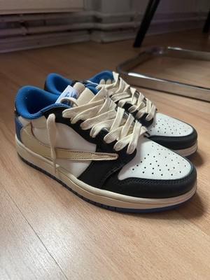 Nike Dunks Low Travis Scott