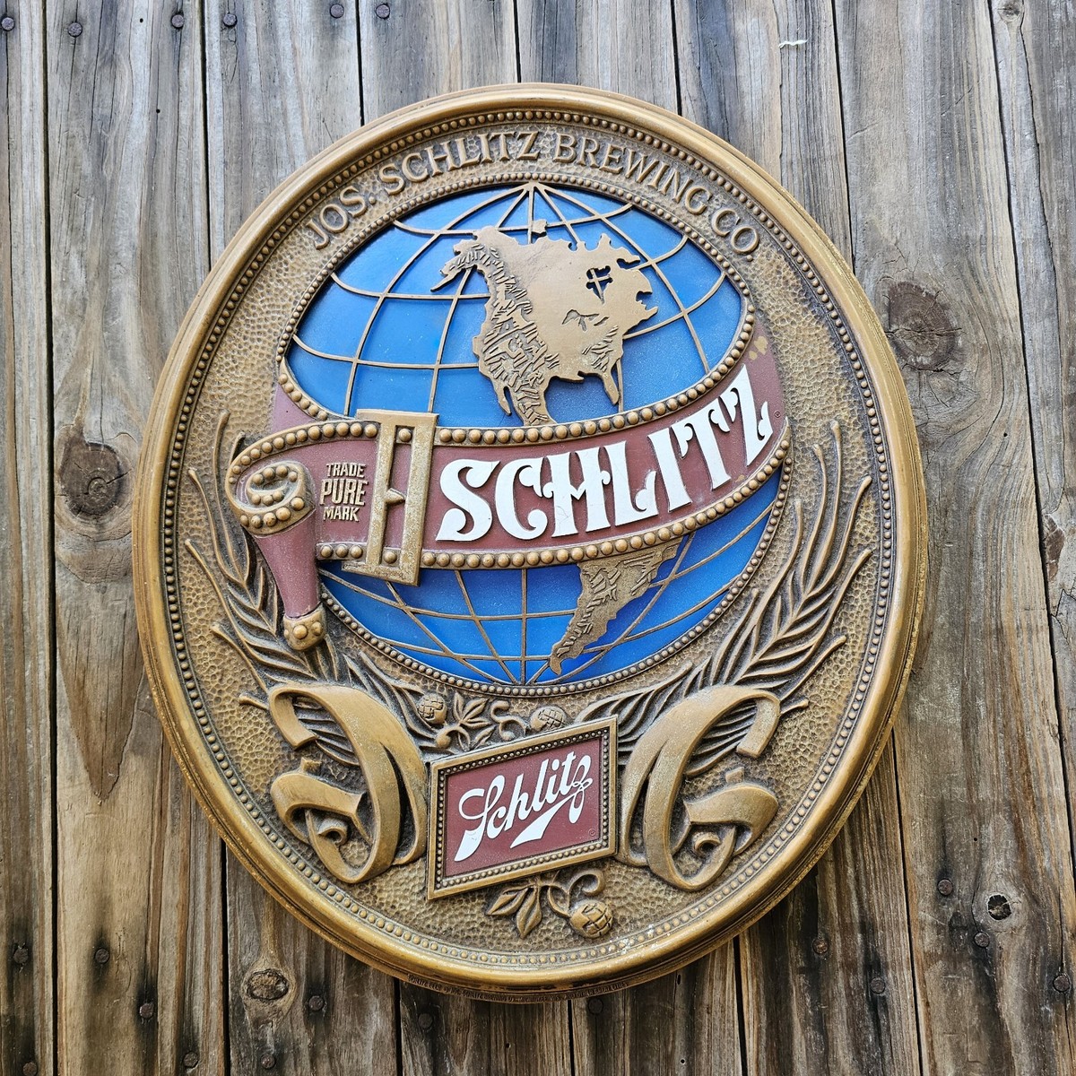 Vintage 1977 SCHLITZ BEER BAR SIGN Blue GLOBE Brewing Hanging 3D