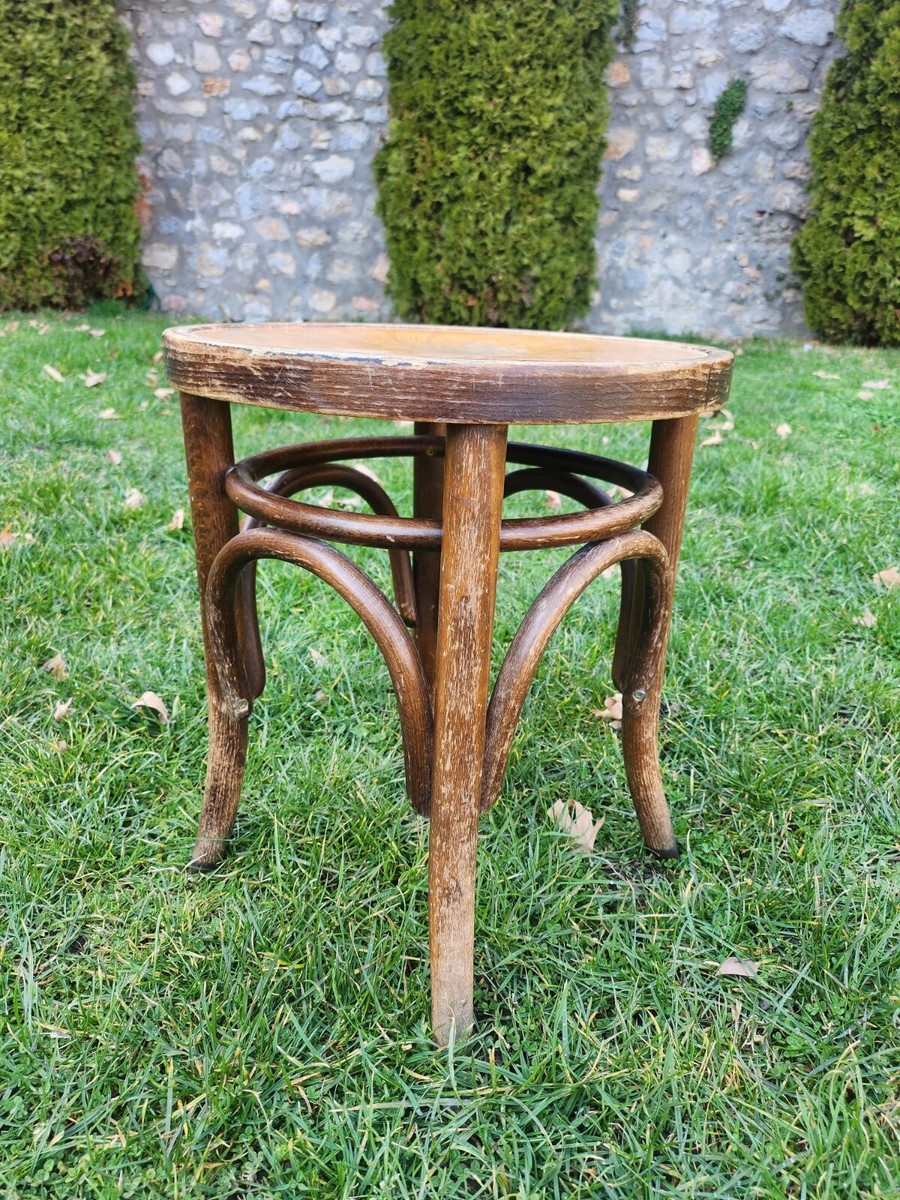 Michael Thonet antique stool, model No 202, bentwood Thonet stool