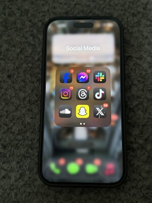 iPhone 16 Pro Max 256 GB | With Tik Tok & CapCut 
