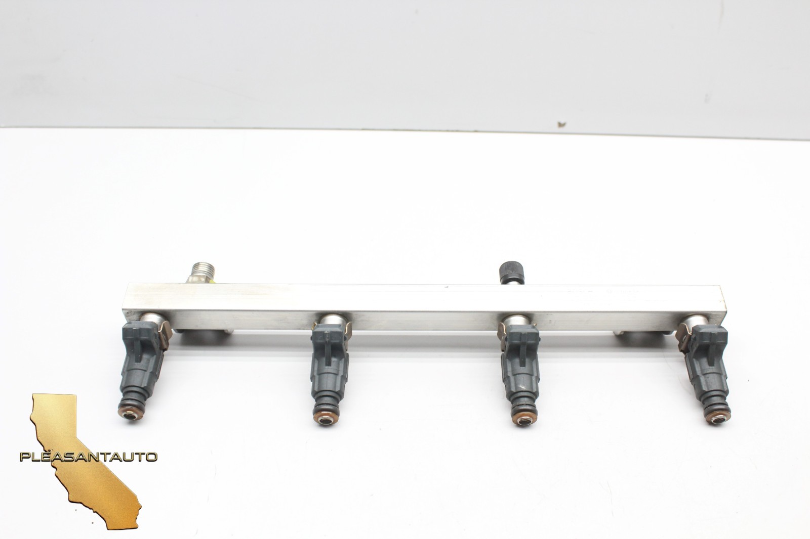 2002 - 2006 MASERATI SPYDER M138 4.2L ENGINE FUEL RAIL INJECTION INJECTORS OEM