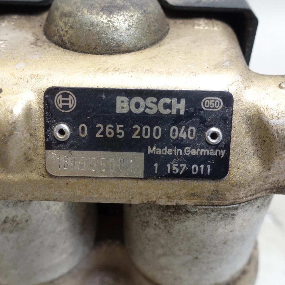 BMW E30 3-Series Bosch ABS Anti-Lock Brake Pump Factory 1984-1991 — 第 3/4 张图片