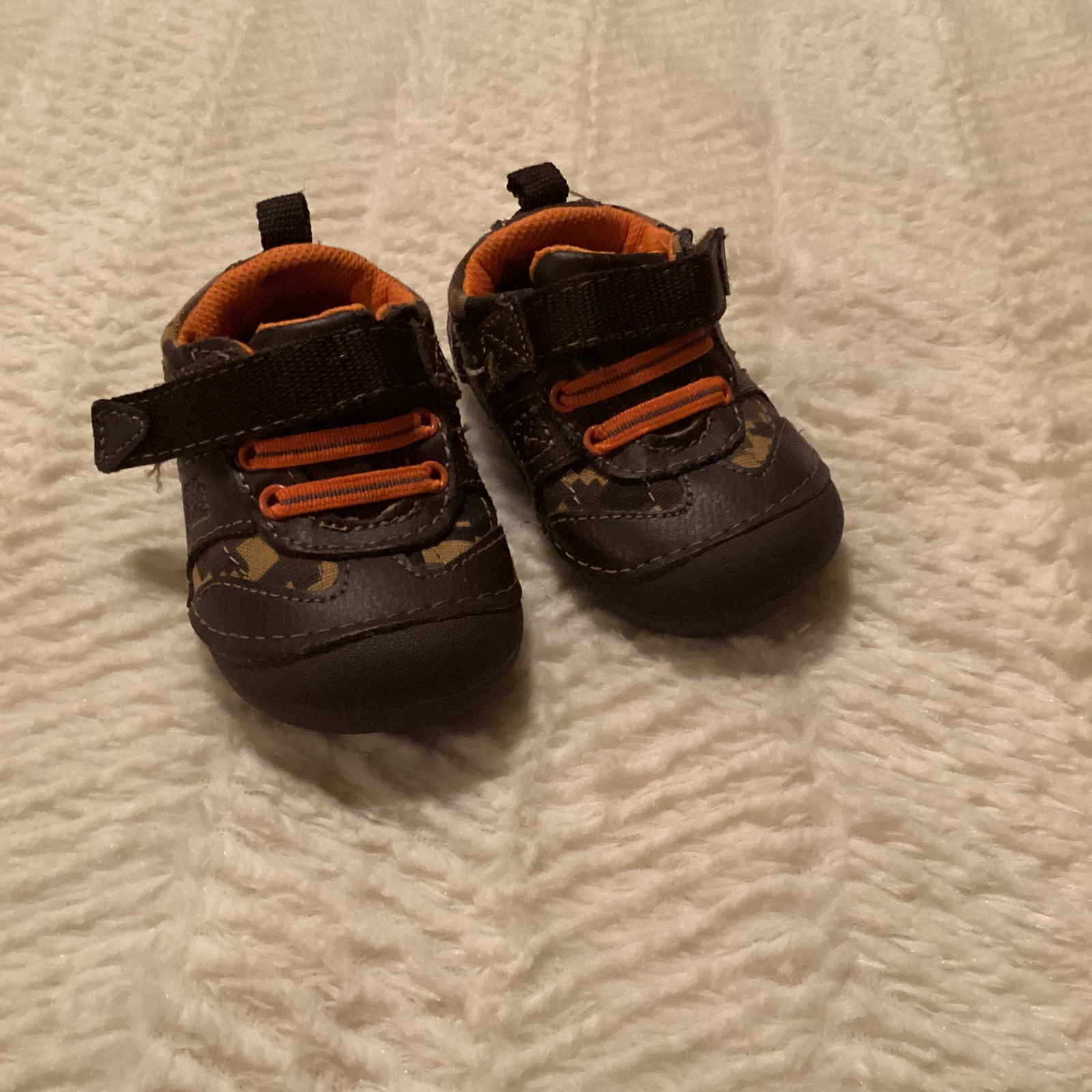 Baby Unisex Camo W/ Orange Healthtex Size 3 Pillow Zone Flexible Traction Shoes 